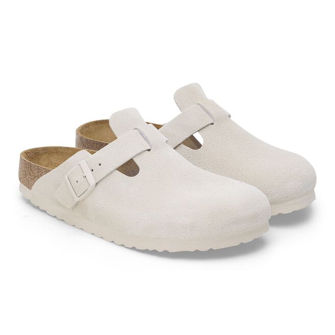Birkenstock Boston clogs in light beige suede with adjustable strap