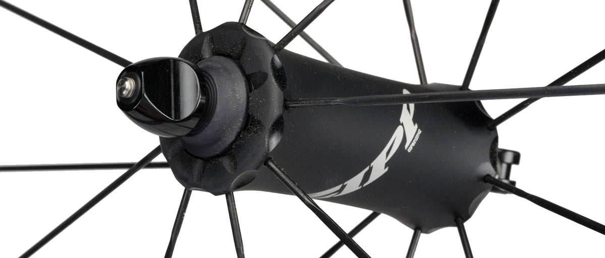Zipp 808 NSW Carbon Tubeless Disc Wheel hub detail in matte black finish