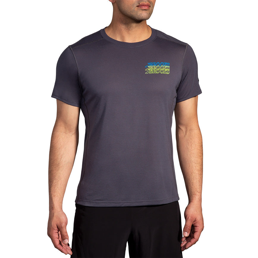 Brooks Distance Short Sleeve 3.0 men's running shirt in asphalt gray with logo
