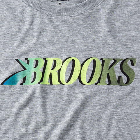 Brooks Distance Short Sleeve 3.0 men's tee in heather ash with gradient logo