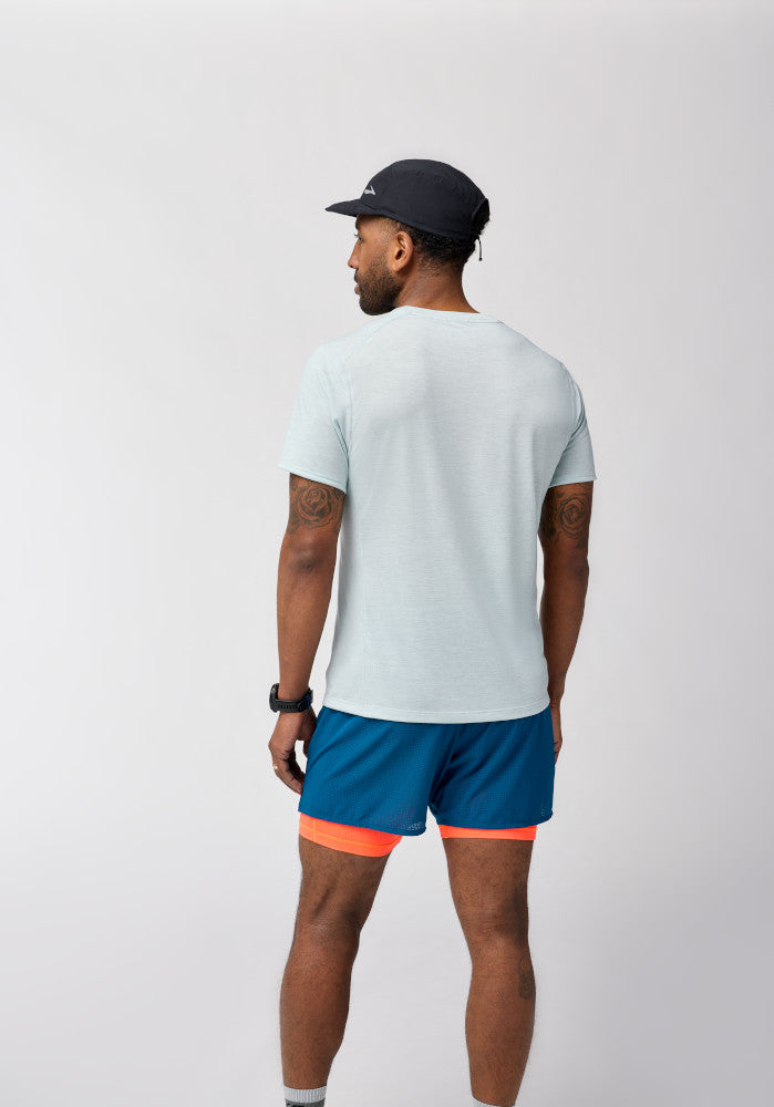 Male model wearing Brooks Distance Short Sleeve 3.0 in HTR Ash, rear view