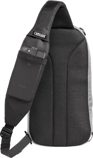 CamelBak Arete Sling 8 black crossbody bag with adjustable strap and front pocket