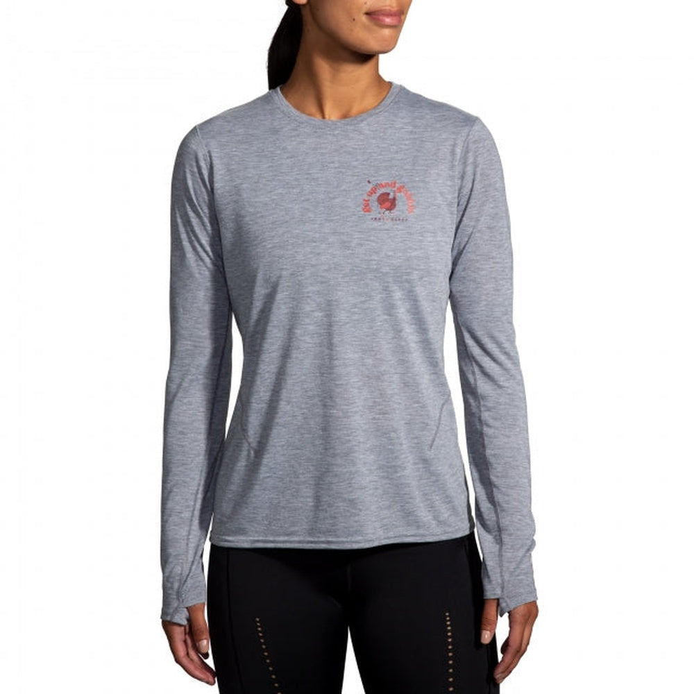 Brooks Distance Long Sleeve women's running shirt in heathered ash gray with chest graphic