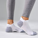 Feetures Elite Max Cushion Tab socks in white with gray heel and toe reinforcement