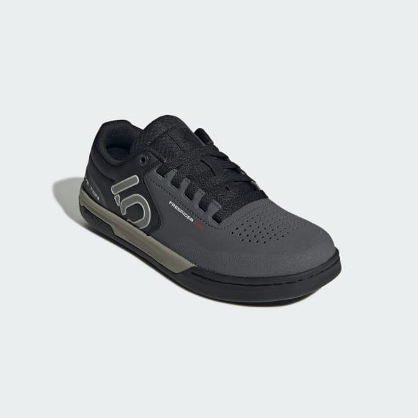Five Ten Freerider Pro MTB mountain bike shoes in black and grey colorway