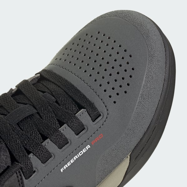 Five Ten Freerider Pro MTB shoes in black and grey colorway