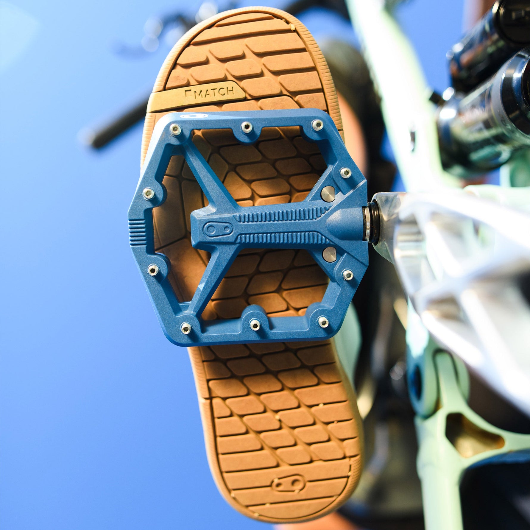 Blue Crank Brothers Stamp 1 Large bicycle pedal with orange rubber sole