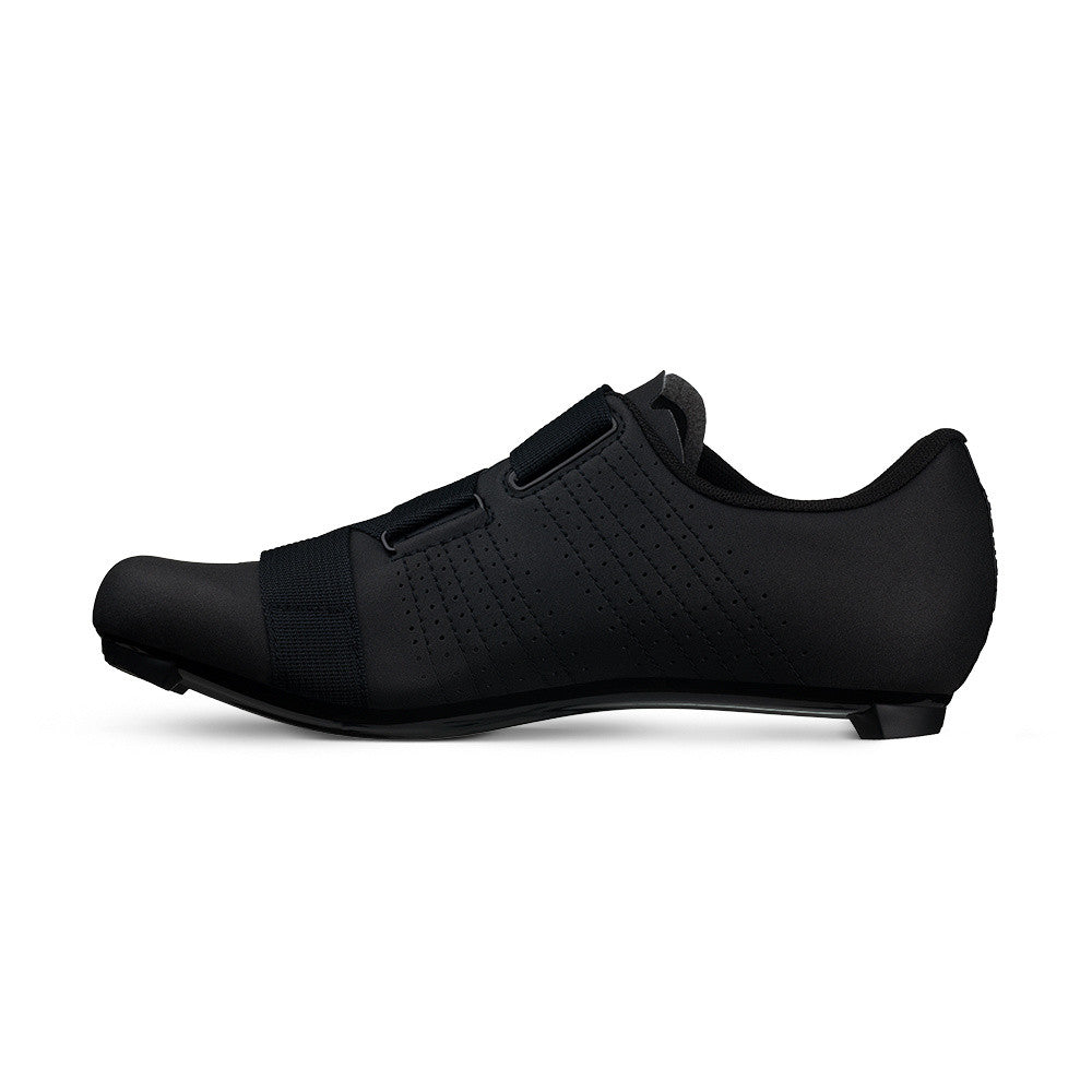 Fizik Tempo R5 PowerStrap cycling shoes in all black with velcro straps