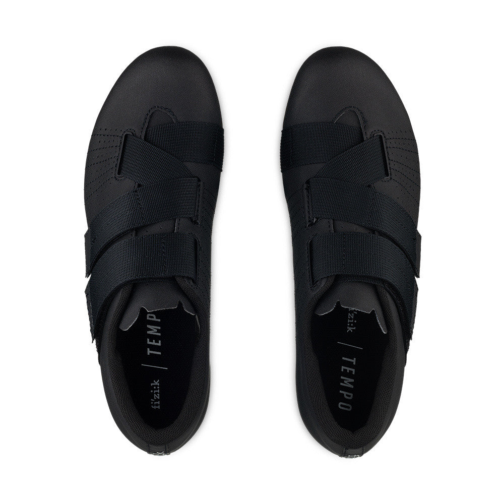 Fizik Tempo R5 PowerStrap cycling shoes in black with velcro straps, top view