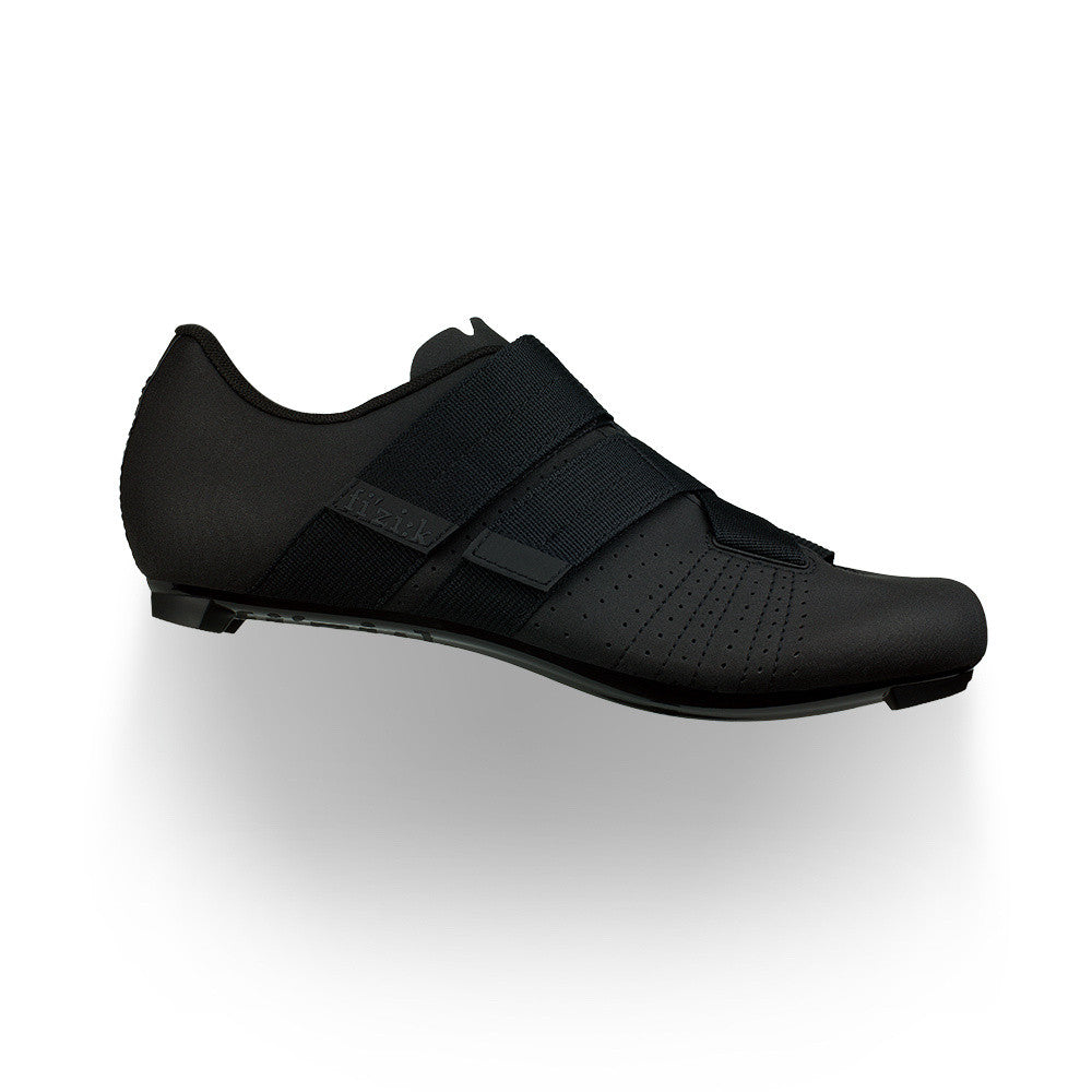 Fizik Tempo R5 PowerStrap cycling shoes in black with velcro straps