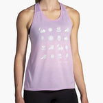 Brooks Distance Tank 3.0 in light orchid with white nature icons on female model