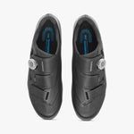 Shimano RC502 black cycling shoes with BOA dial closure system, top view