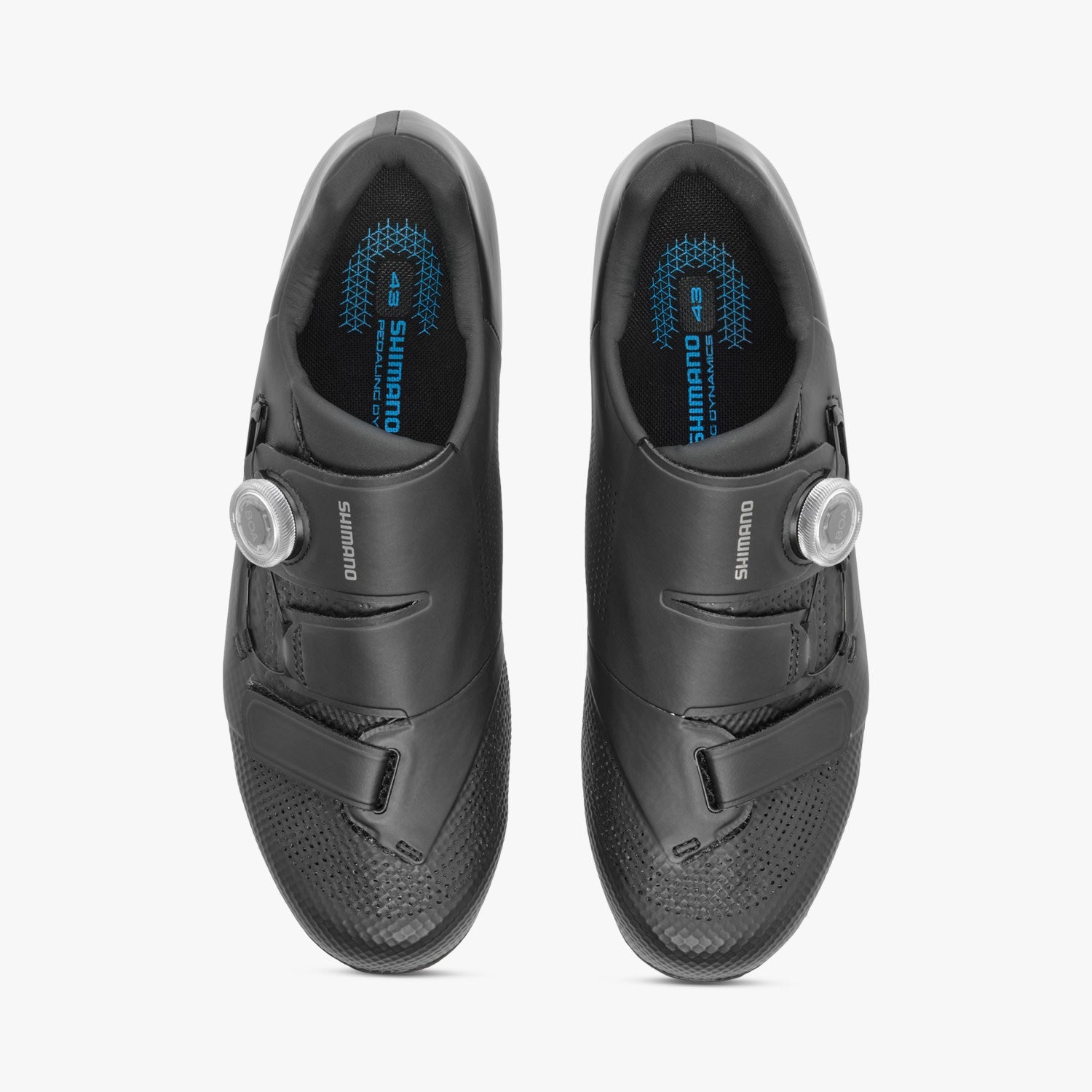 Shimano RC502 black cycling shoes with BOA dial closure system, top view