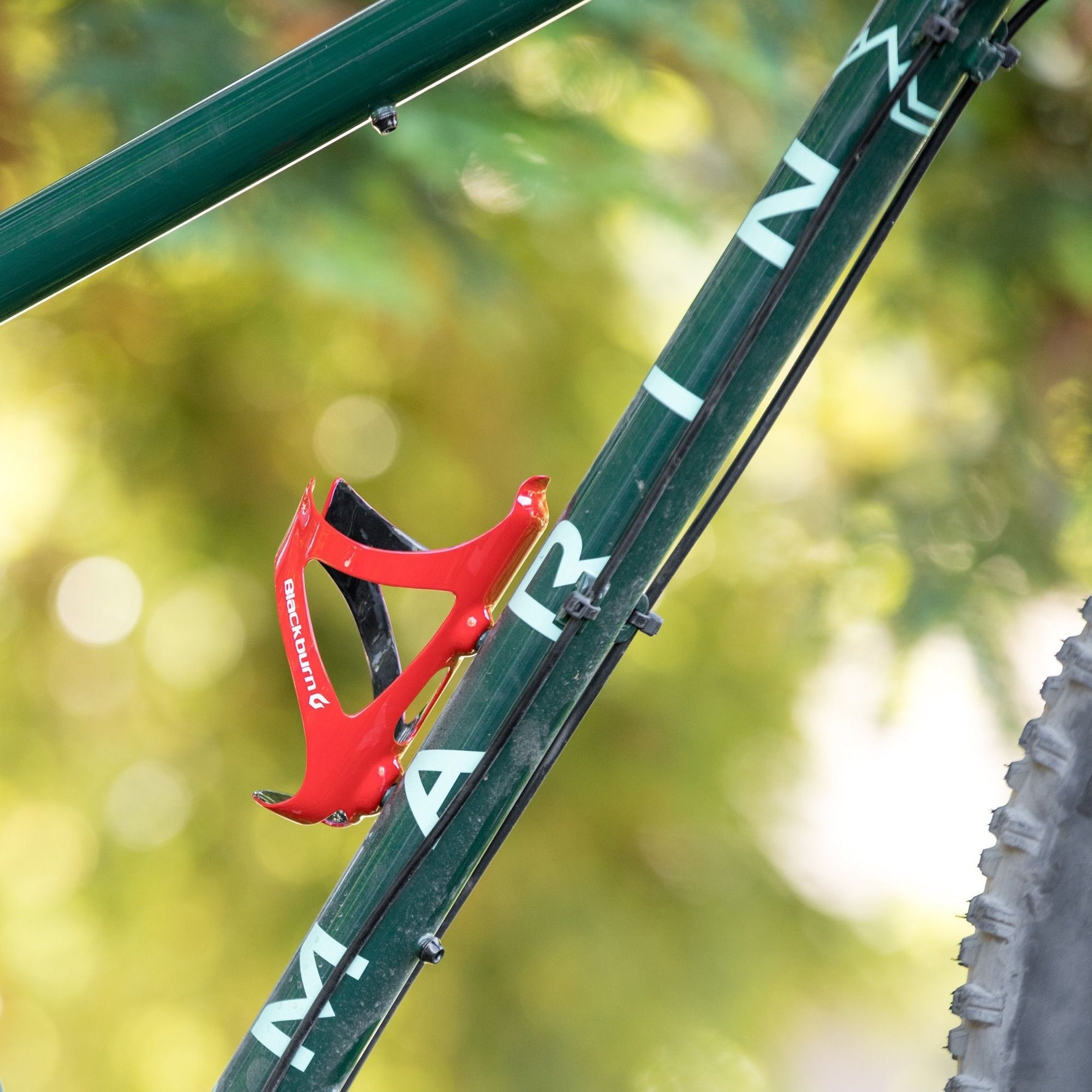 Blackburn Camber UD Carbon Cage White