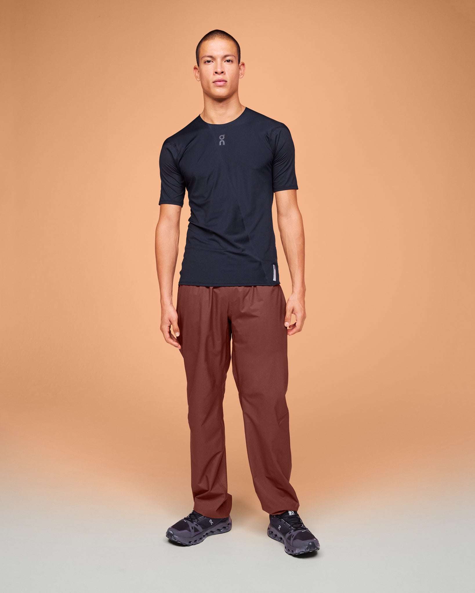 On Men Ultra Pants Ruby Medium - Lightweight & Waterproof Trail