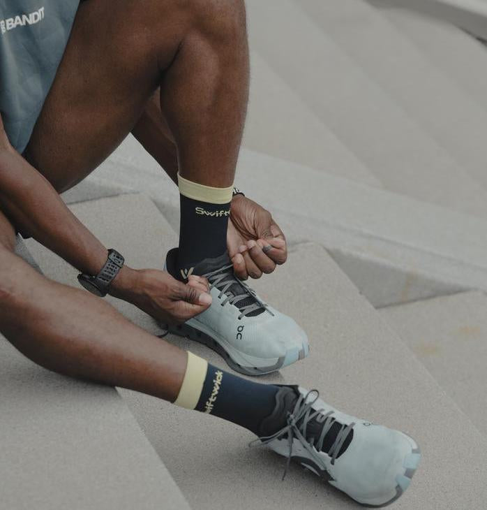 Swiftwick Aspire Mid-Crew Euro Stripe Navy Blue MD