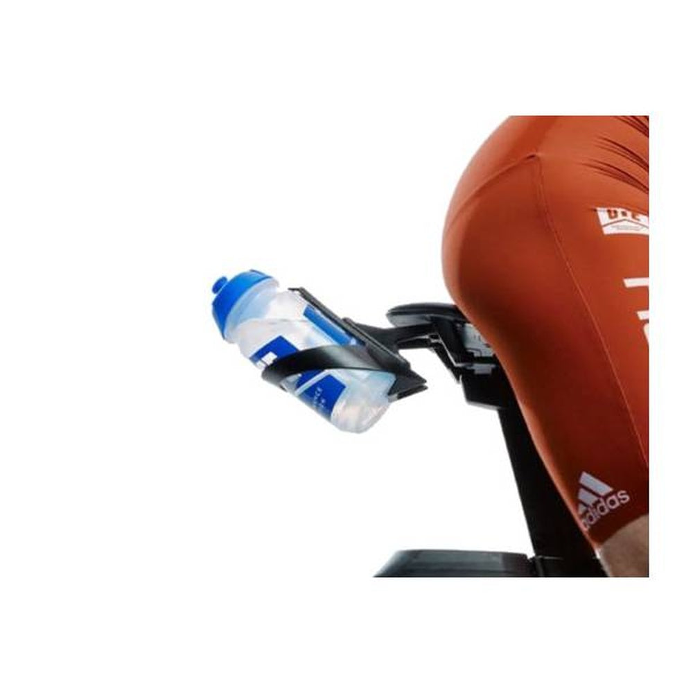 Fizik Aeris Link Cage Mount shown mounted on triathlon bike seat rails with water bottle