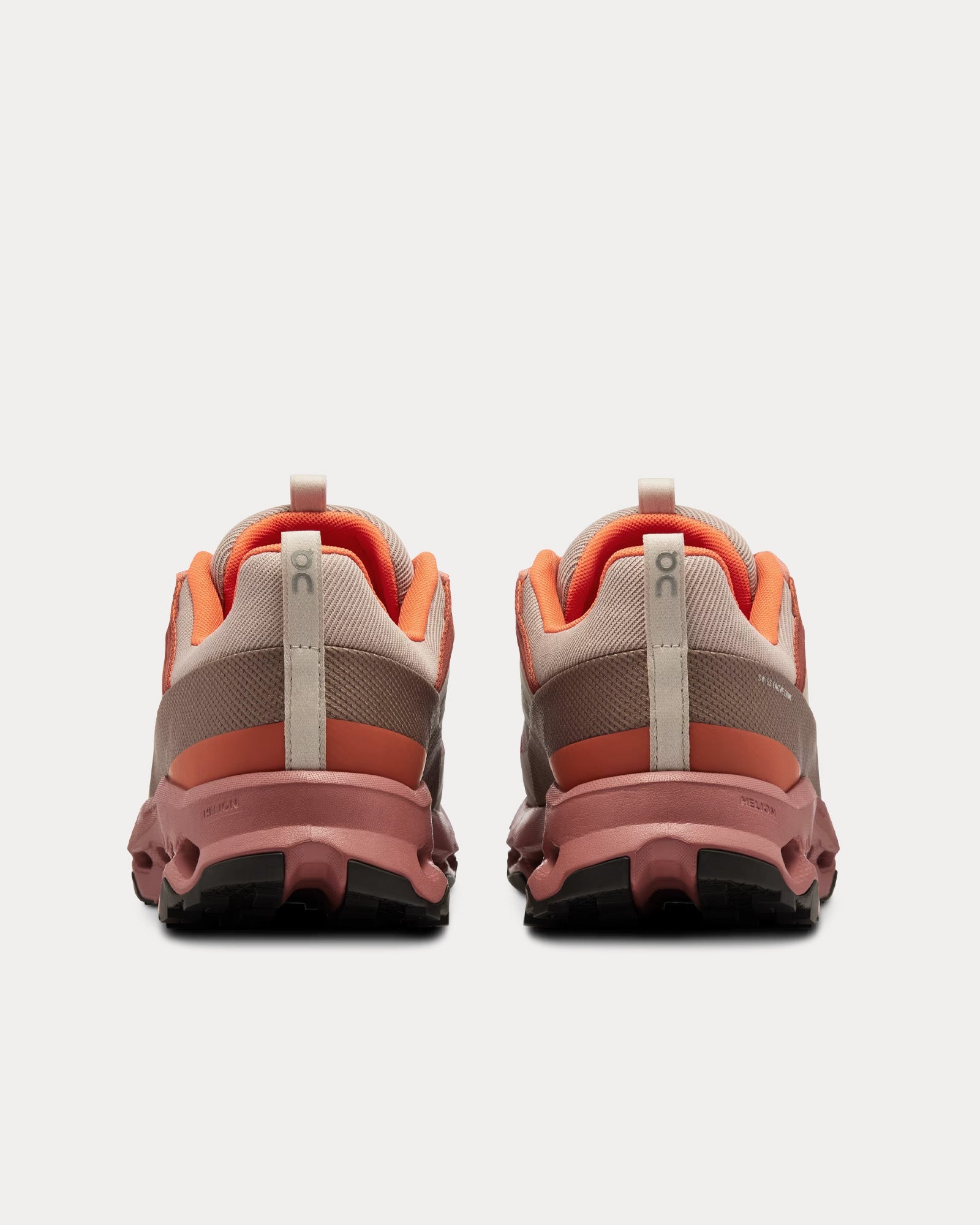 On Cloudhorizon running shoes in fog and mahogany colorway, rear view