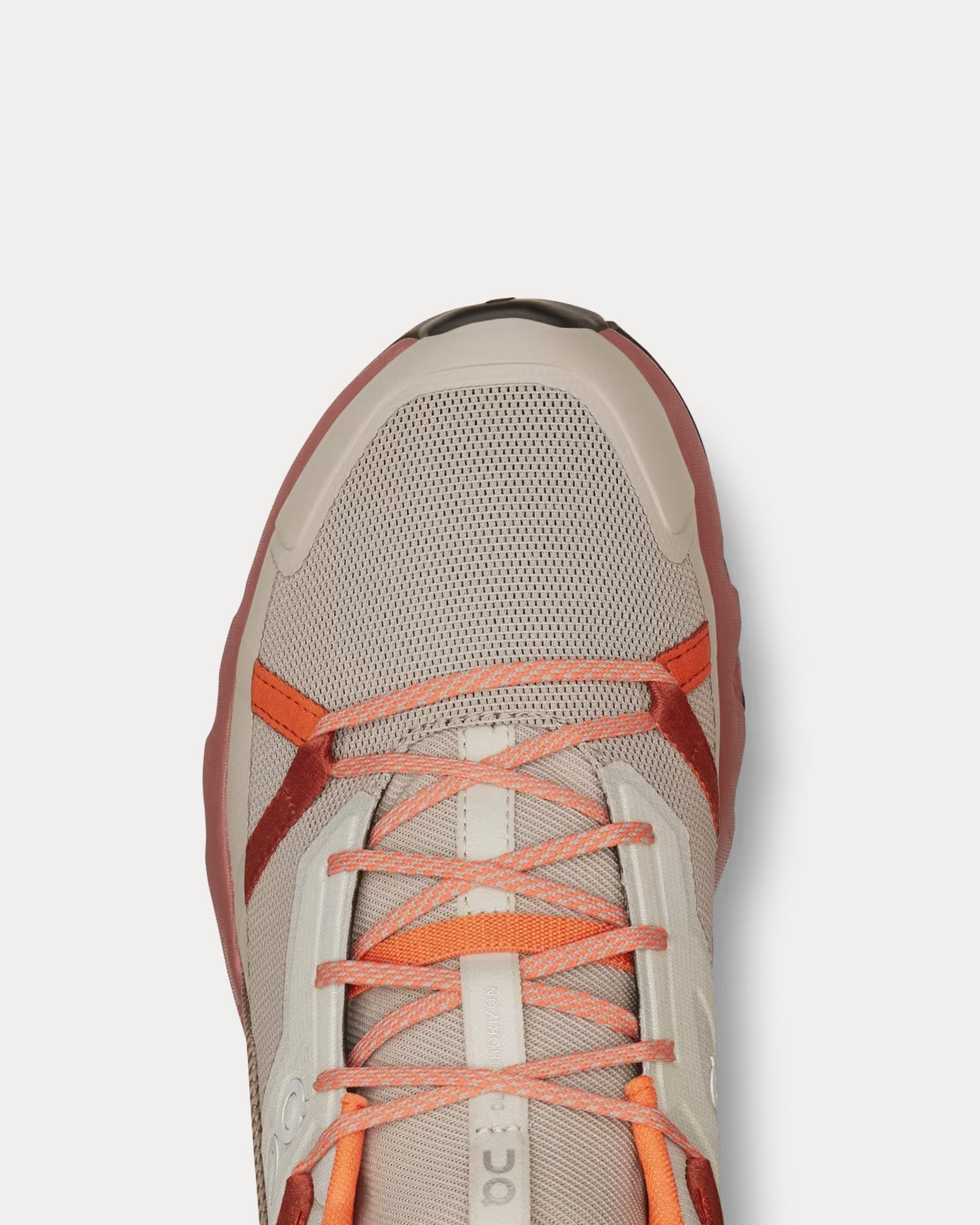 On Cloudhorizon running shoe in fog and mahogany colorway with orange laces