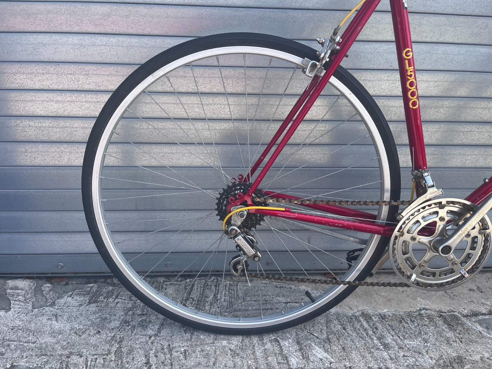 Gold GL5000 decal on the seat tube of the vintage Firenze steel road bike