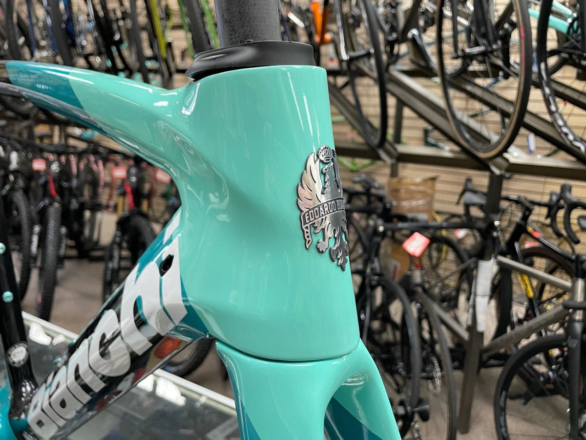 Bianchi Oltre XR4 Rim Brake Graphite Race/Celeste Frame 53