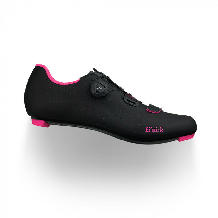 Fizik Tempo Overcurve R5 cycling shoe in black with pink fluorescent accents and BOA closure