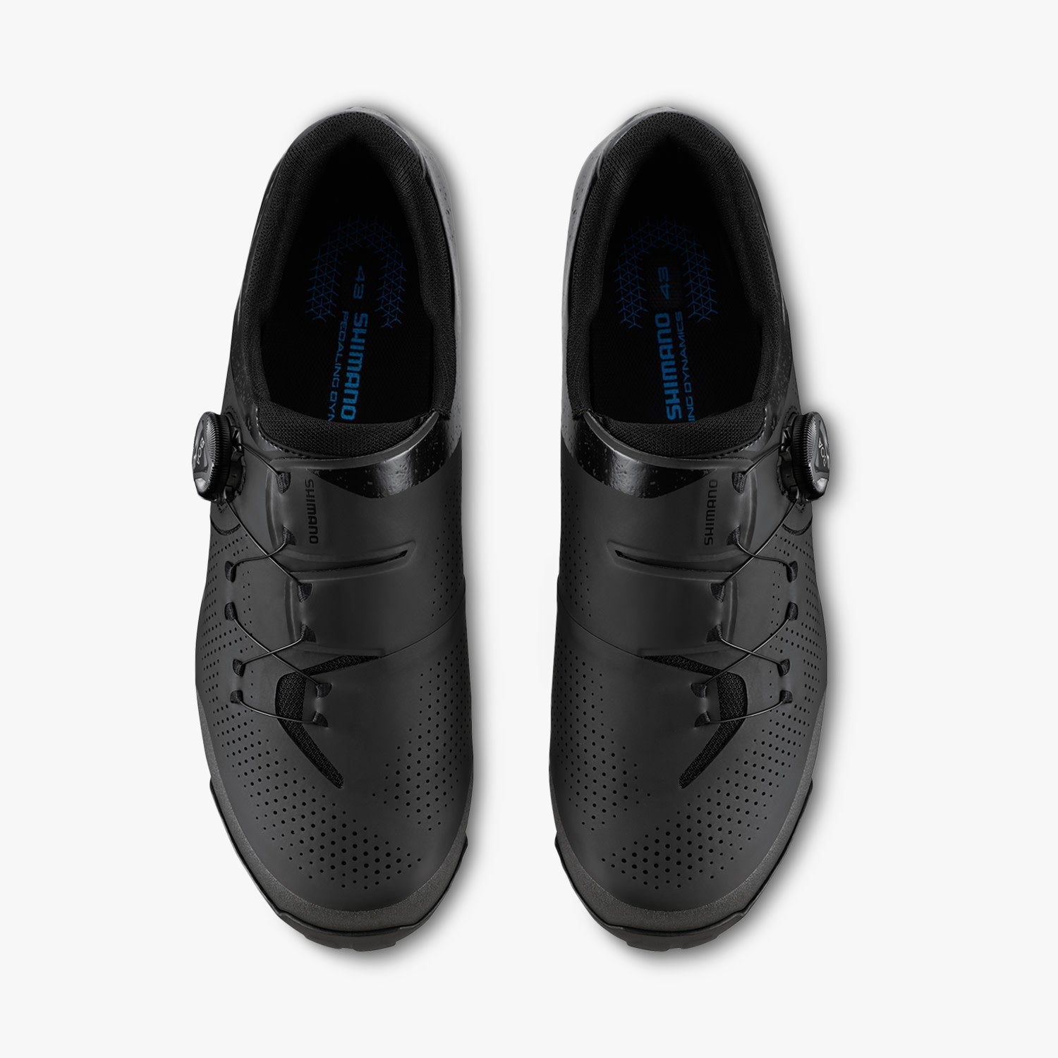 Shimano SH-XC302 black cycling shoes top view with BOA dial closure